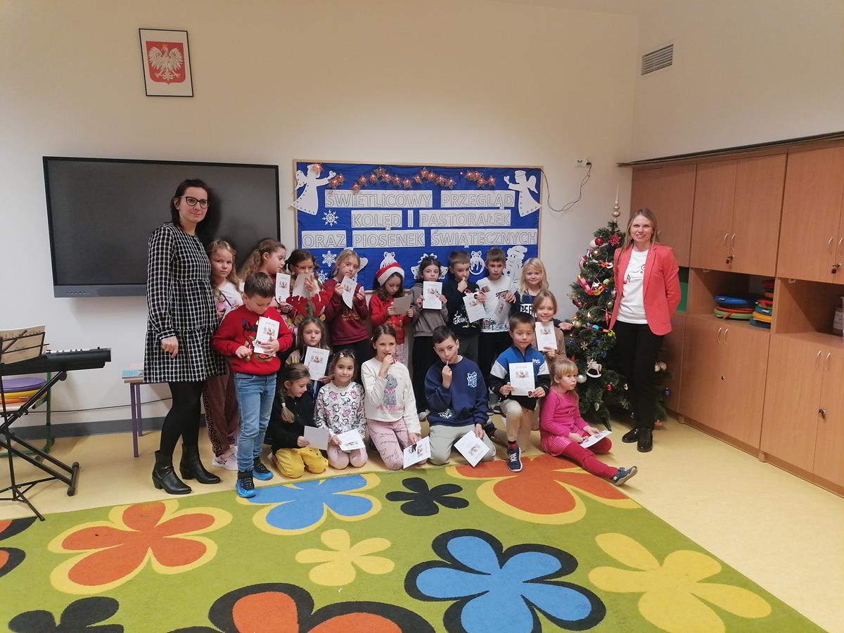 Świetlicowy Przegląd Kolęd i Pastorałek oraz piosenek świątecznych.